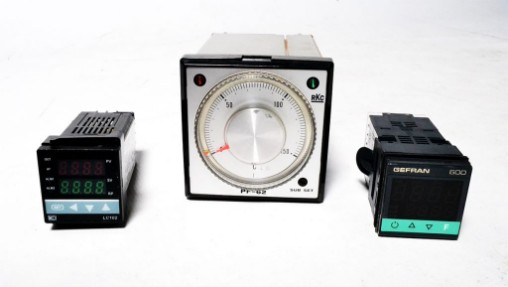 Temperature Controllers & Indicators